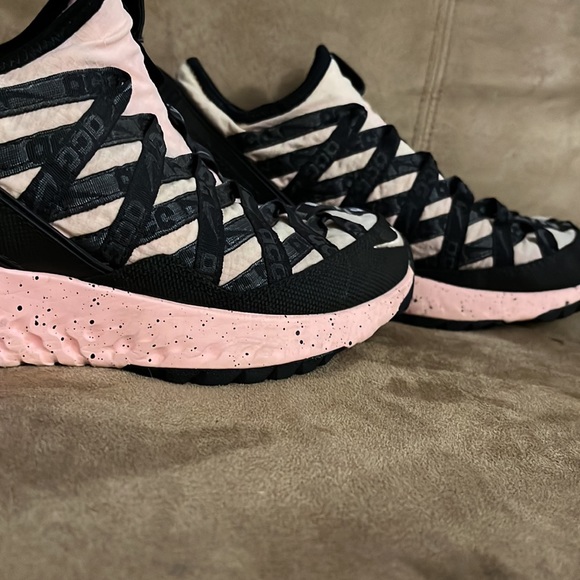 Pink black and light pink womens 5.5 nike - Picture 2 of 3